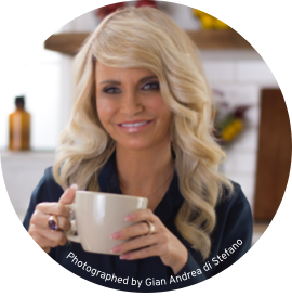 Image of Kristin Chenoweth with coffee mug